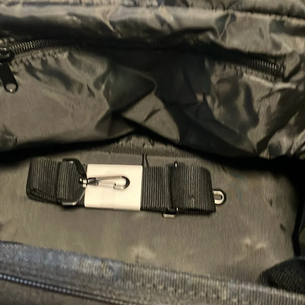 NWT Duffle/overnight bag. - Picture 2 of 5